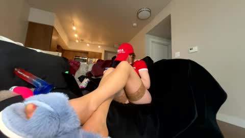 callmelovelie online show from 17, 2, 2025