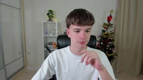 Hey I am Calvin  online show from 18, 12, 2024