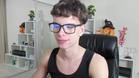 Hey I am Calvin  online show from 26, 1, 2025