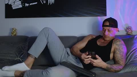 Snapshot of calvinhunt69 chatting on 13, 1, 2025 Calvin online show from 13, 1, 2025