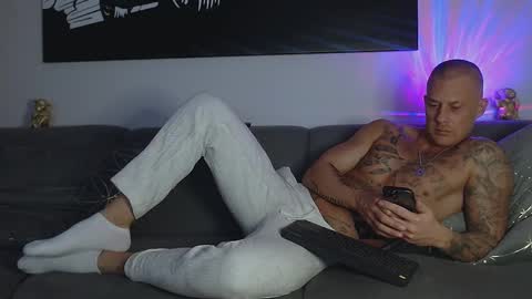 Snapshot of calvinhunt69 chatting on 16, 1, 2025 Calvin online show from 16, 1, 2025