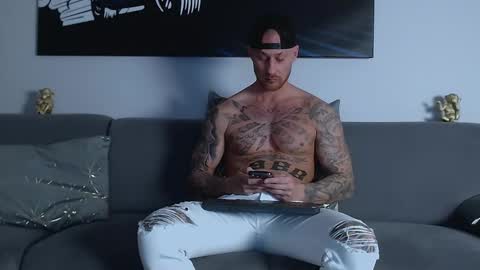 Snapshot of calvinhunt69 chatting on 25, 2, 2025 Calvin online show from 25, 2, 2025