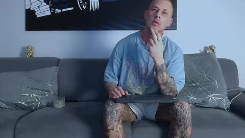 Snapshot of calvinhunt69 chatting on 27, 2, 2025 Calvin online show from 27, 2, 2025