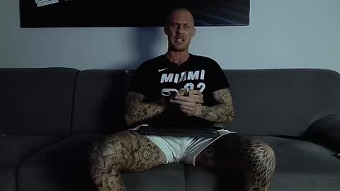 Snapshot of calvinhunt69 chatting on 12, 10, 2025 Calvin online show from 12, 10, 2025