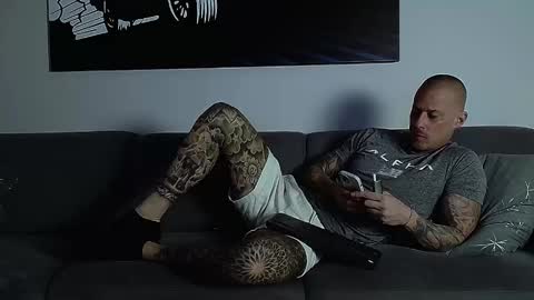 Snapshot of calvinhunt69 chatting on 28, 10, 2025 Calvin online show from 28, 10, 2025