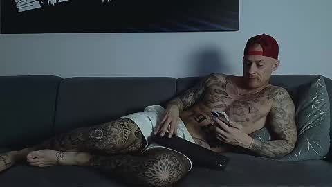 Snapshot of calvinhunt69 chatting on 30, 10, 2025 Calvin online show from 30, 10, 2025