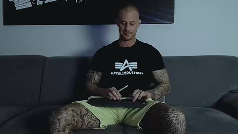 Snapshot of calvinhunt69 chatting on 2, 11, 2025 Calvin online show from 2, 11, 2025