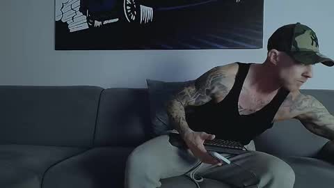 Snapshot of calvinhunt69 chatting on 20, 11, 2025 Calvin online show from 20, 11, 2025