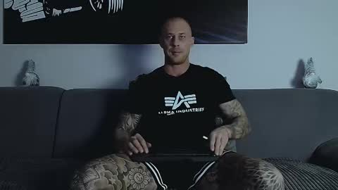 Snapshot of calvinhunt69 chatting on 2, 12, 2025 Calvin online show from 2, 12, 2025