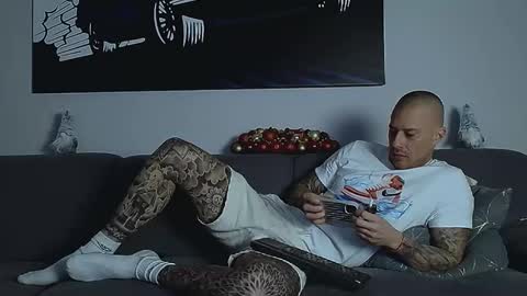 Snapshot of calvinhunt69 chatting on 14, 12, 2025 Calvin online show from 14, 12, 2025