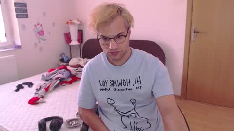 Snapshot of calvinjohnlad chatting on 7, 3, 2025 Calvinjohnlad online show from 7, 3, 2025