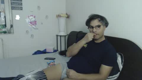 Snapshot of calvinjohnlad chatting on 5, 12, 2025 Calvinjohnlad online show from 5, 12, 2025