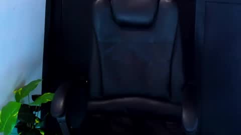 Snapshot of camara110 chatting on 14, 1, 2025 camara110 online show from 14, 1, 2025