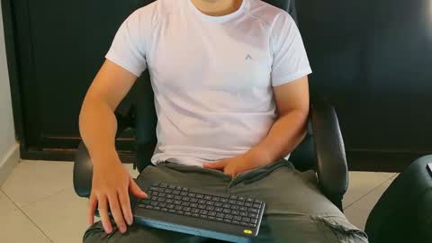 Snapshot of camara110 chatting on 27, 1, 2025 camara110 online show from 27, 1, 2025