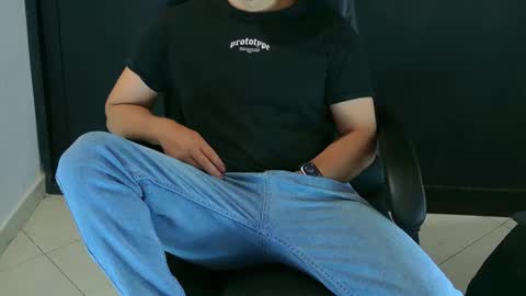 Snapshot of camara110 chatting on 29, 1, 2025 camara110 online show from 29, 1, 2025