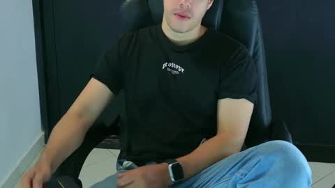 Snapshot of camara110 chatting on 30, 1, 2025 camara110 online show from 30, 1, 2025