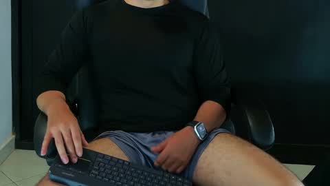 Snapshot of camara110 chatting on 6, 2, 2025 camara110 online show from 6, 2, 2025