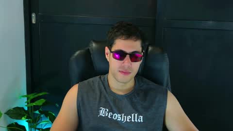 Snapshot of camara110 chatting on 14, 2, 2025 camara110 online show from 14, 2, 2025