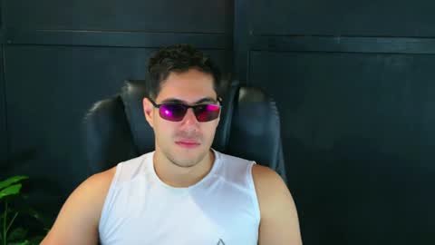 Snapshot of camara110 chatting on 4, 3, 2025 camara110 online show from 4, 3, 2025