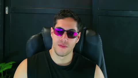 Snapshot of camara110 chatting on 6, 3, 2025 camara110 online show from 6, 3, 2025