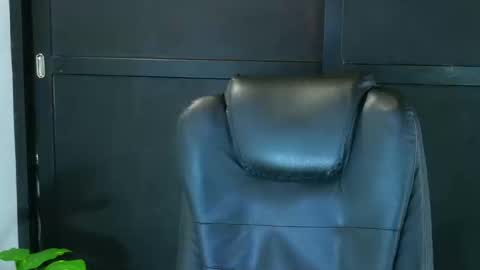 Snapshot of camara110 chatting on 10, 3, 2025 camara110 online show from 10, 3, 2025