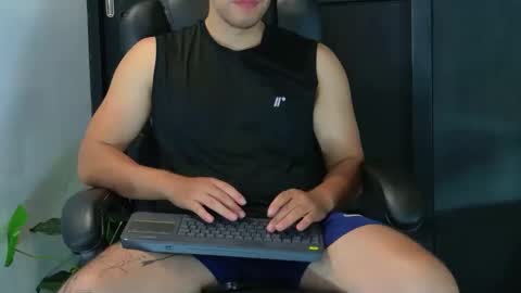 Snapshot of camara110 chatting on 10, 9, 2025 camara110 online show from 10, 9, 2025