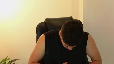 Snapshot of camara110 chatting on 21, 10, 2025 camara110 online show from 21, 10, 2025