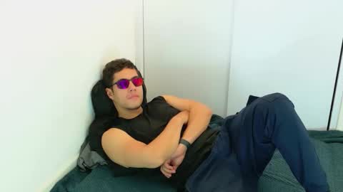 Snapshot of camara110 chatting on 30, 10, 2025 camara110 online show from 30, 10, 2025