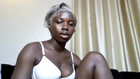 Snapshot of camclit chatting on 9, 4, 2026 Princess online show from 9, 4, 2026