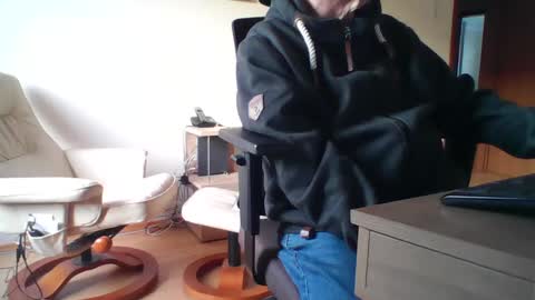 Snapshot of camcologne chatting on 2, 2, 2025 camcologne online show from 2, 2, 2025