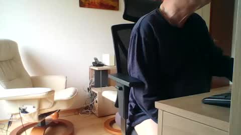 Snapshot of camcologne chatting on 28, 10, 2025 camcologne online show from 28, 10, 2025