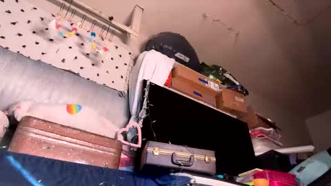 Snapshot of camdenwest chatting on 23, 10, 2025 Camden online show from 23, 10, 2025