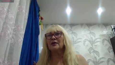 CamDiva1 online show from 17, 11, 2025