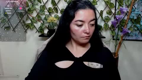 Snapshot of cameliasaenz chatting on 21, 12, 2024 camelia online show from 21, 12, 2024