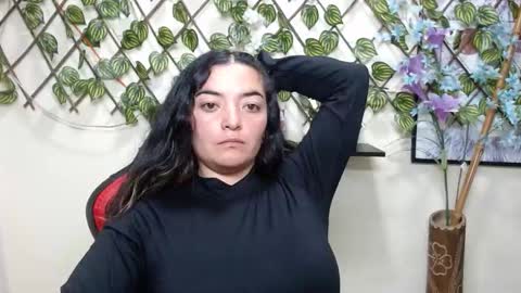 Snapshot of cameliasaenz chatting on 4, 1, 2025 camelia online show from 4, 1, 2025