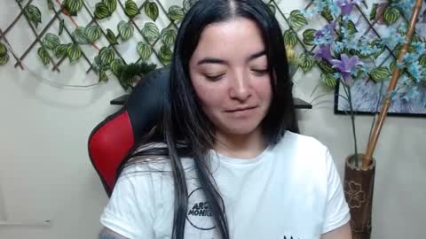 Snapshot of cameliasaenz chatting on 7, 1, 2025 camelia online show from 7, 1, 2025