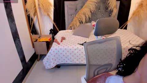   online show from 23, 12, 2025