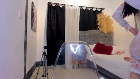   online show from 8, 3, 2026