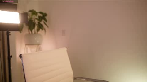 Snapshot of camidoll_10 chatting on 13, 11, 2025 camila online show from 13, 11, 2025