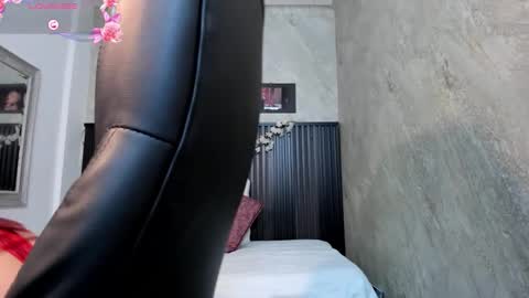 Snapshot of camila__bouzas chatting on 15, 10, 2025 camila__bouzas online show from 15, 10, 2025