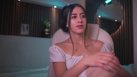 camila_martinez9 online show from 1, 10, 2025