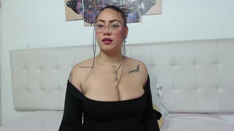 Snapshot of camila_sweet_3 chatting on 16, 10, 2025 Camila online show from 16, 10, 2025