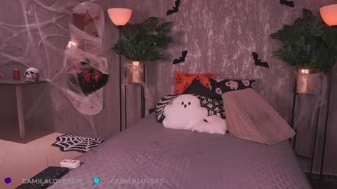 Snapshot of camilalovers01 chatting on 19, 10, 2025 online show from 19, 10, 2025