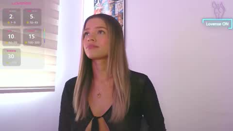 Camila Monroee  online show from 15, 10, 2025