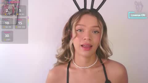 Camila Monroee  online show from 30, 10, 2025