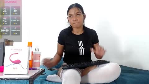 Snapshot of camilavagina24 chatting on 15, 12, 2024 Camila online show from 15, 12, 2024