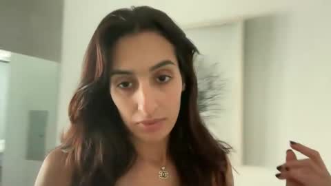 camiliakxoxo online show from 14, 1, 2025