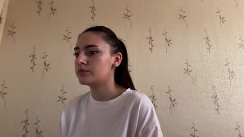 Snapshot of camilleswalley chatting on 16, 12, 2025 Isa online show from 16, 12, 2025