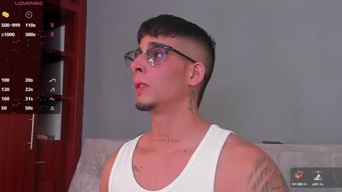 Snapshot of camilo_ospina_ chatting on 25, 12, 2024 INDEPENDENT MODEL online show from 25, 12, 2024