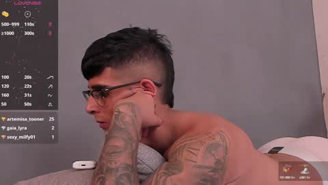 Snapshot of camilo_ospina_ chatting on 27, 12, 2024 INDEPENDENT MODEL online show from 27, 12, 2024